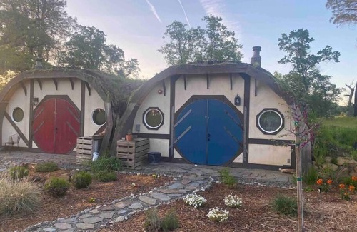 Bella Vista House | Luxurious Hobbit Hole and Second Breakfast!