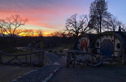 Bella Vista House | Luxurious Hobbit Hole and Second Breakfast!