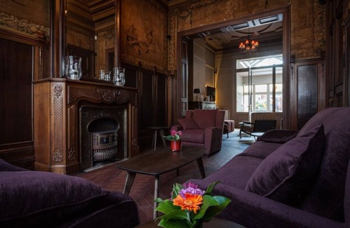 Ronse House | Luxurious holiday home in a historic building