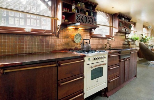Jordaan Boat Rental | Luxurious Houseboot with jacuzzi in the Historic Amsterdam Canals
