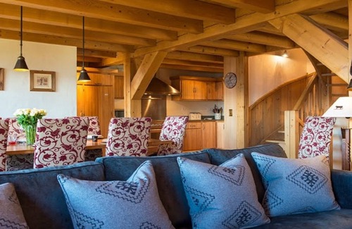 Verbier Ski Chalet | Luxurious interior designed chalet in Verbier with outstanding Alpine views