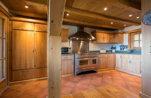 Verbier Ski Chalet | Luxurious interior designed chalet in Verbier with outstanding Alpine views
