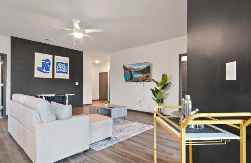 North Raleigh Apartment | Luxurious King 3BR Suitein North Raleigh!