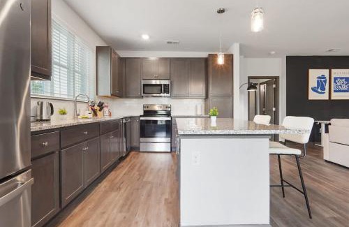 North Raleigh Apartment | Luxurious King 3BR Suitein North Raleigh!