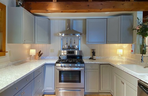 Copake Falls Cabin | Luxurious & Modern 3 BR 1.5 Bath Log Cabin