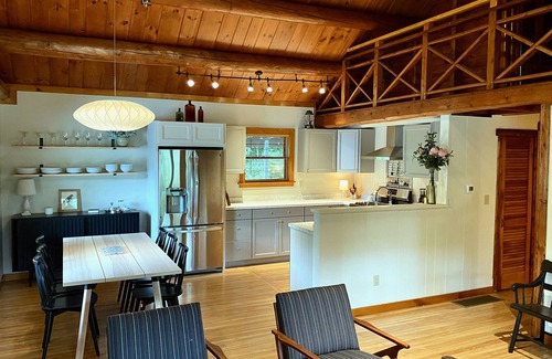 Copake Falls Cabin | Luxurious & Modern 3 BR 1.5 Bath Log Cabin