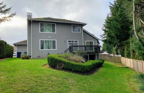 Newport House | Luxurious Modern 4-bed, 3 bath Single-Family Home
