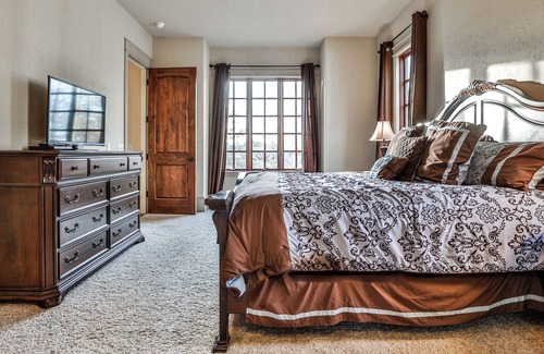 Toccoa House | Luxurious Mountain Getaway: Sleeps 15 in Currahee Club