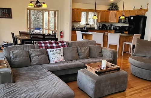 The Woods Cabin | Luxurious Mountaintop Chalet/Cabin in 'The Woods Golf Resort':Access Amenities