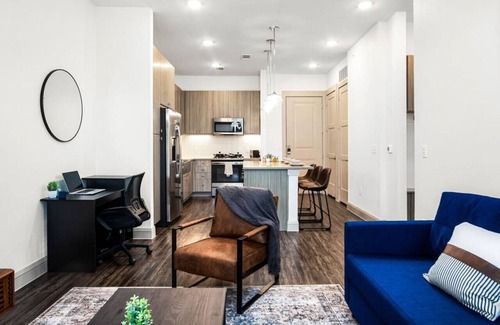 West Oak Hill Apartment | Luxurious New Unit|1Bd1Ba|Pool Golf Sim