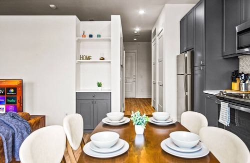 West Oak Hill Apartment | Luxurious New Unit|1Bd1Ba|Pool, Golf Sim