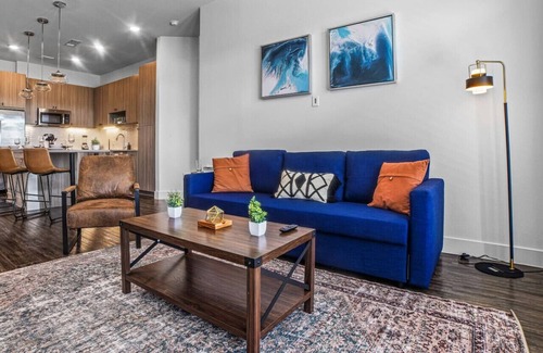 West Oak Hill Apartment | Luxurious New Unit|2Bd2Ba|Pool, Golf Sim