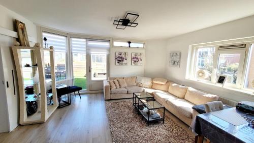 Capelle Aan de Ijssel Apartment | Luxurious apartment to enjoy in- and outdoor life