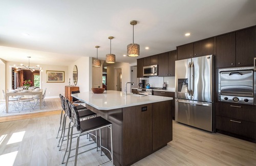 Tenants Harbor House | Luxurious ocean-front home with dock