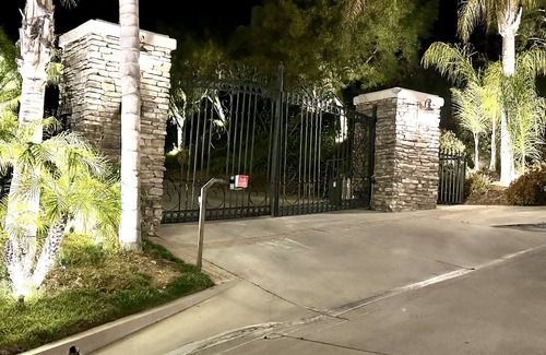Castaic House | Luxurious Pool Resort Style Gated Estate - sleeps 14 - 5 bedrooms 4.5 bath