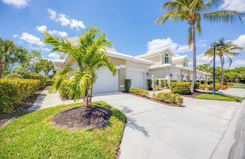 Naples Condo | Luxurious Rental in Fiddler’s Creek 3BR/2BA Coach Home w/Resort-Style Amenities