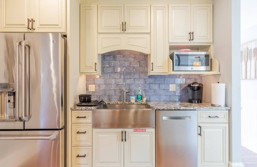 Cape May House | Luxurious Resort-like Pool and Patio, Ocean View, Easy walk to Downtown CM. 8 Bedrooms.