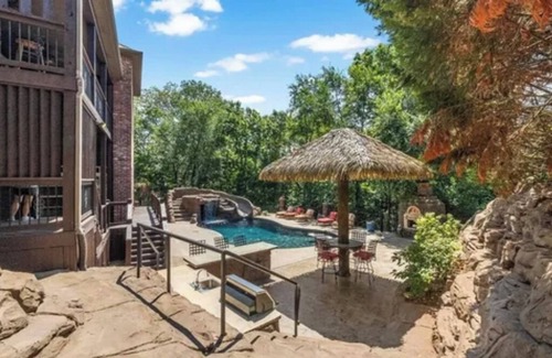 Bentonville House | Luxurious & Spacious Bentonville Custom European Home- New Remodel-w/Oasis Pool!