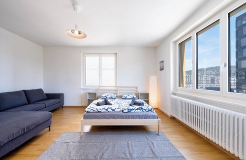 District 4 Apartment | Luxurious Stay in Downtown Zurich With Skyline Views