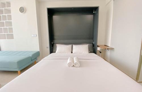 Hegarmanah Apartment | Luxurious Studio at Art Deco Apartment By Travelio