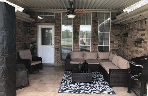 Mesquite House | Luxurious Villa at Mesquite with Pool 3BD/2BA.