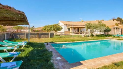 Prado del Rey Villa | Luxurious Villa in Prado del Rey with Pool