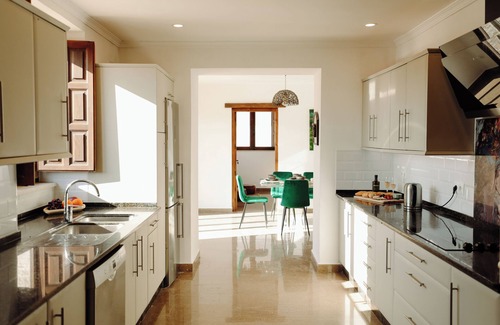 Priego de Cordoba Villa | Luxurious villa nestled amongst olive groves with stunning mountain views.