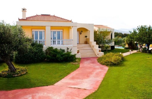 Atsipópoulon Villa | Luxurious villa with private swimming pool, sea view, activities -Villa Deleni.