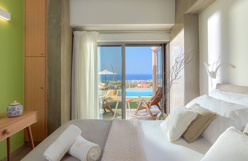 Vathianos Kampos Villa | Luxurious Villa with sea view,Heated pool & Sauna
