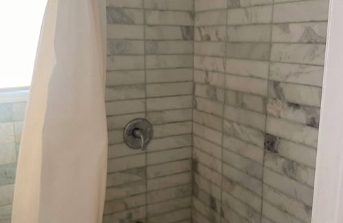 Newark Apartment | Luxuriously furnished 3 BR apartment