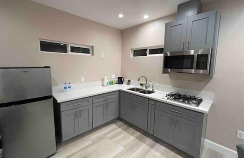 Agua Dulce House | Luxury 1 bedroom suit with patio and Laundry unit