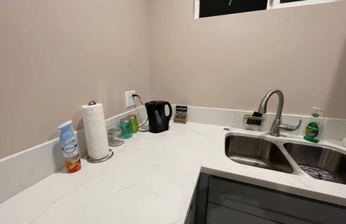 Agua Dulce House | Luxury 1 bedroom suit with patio and Laundry unit