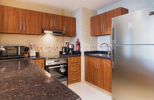 Rumailah Apartment | Luxury 1 BR Beach Apartment with Full Sea View