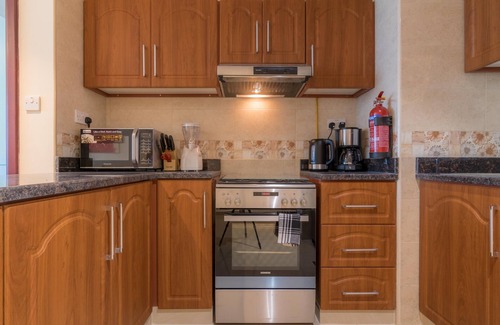 Rumailah Apartment | Luxury 1 BR Beach Apartment with Full Sea View