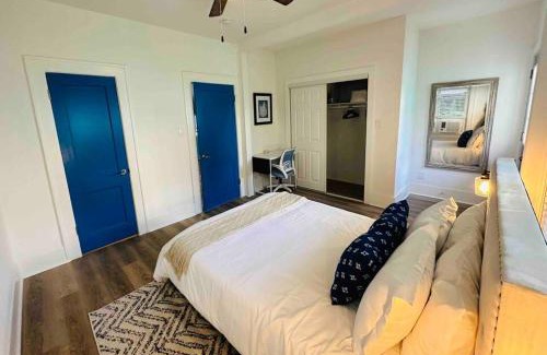 Montrose Cabin | Luxury 1 BR Montrose - Cagliari at The Italian Plaza