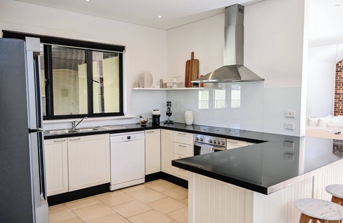 Bowral House | Luxury 10-Person Haven w/Pool