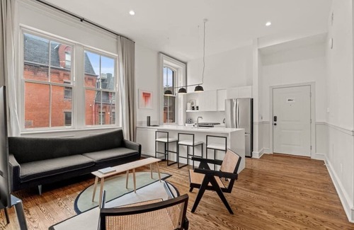 Fitler Square Apartment | Luxury 1BD Rittenhouse Sq. | Hosted By Stay Rafa