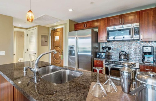 Honokowai Condo | Luxury 1BR in Prestigious Honua Kai K430