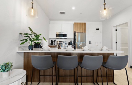 Everett Apartment | Luxury 1BR near Boston 7135