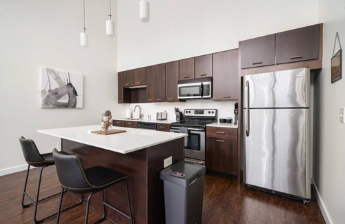 Grandview Heights Apartment | Luxury 2-Bed 2-Bath in Grandview