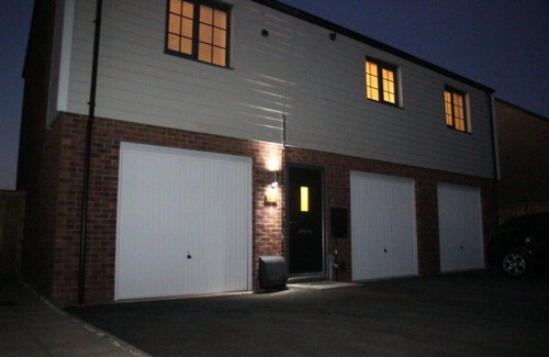 Little Hay Apartment | LUXURY 2 Bed Apartment nr Birmingham NEC/AIRPORT