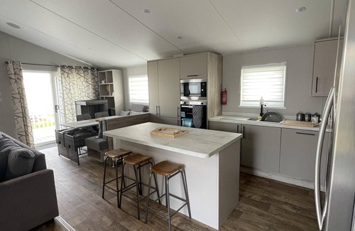 Camber Cabin | Luxury 2-bed Lodge, Sleeps 6 in Camber Sands