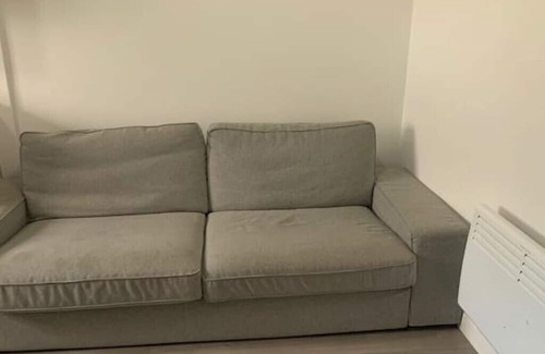 Clementswood Condo | Luxury 2 Bedroom Flat Near Rail Station in London