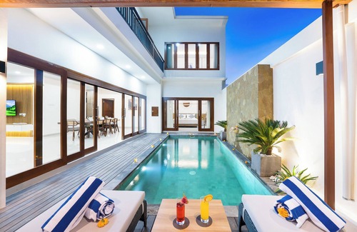 Denpasar Barat Villa | Luxury, 2-Bedroom Villa in Seminyak with Billiard