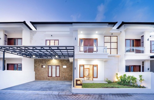 Denpasar Barat Villa | Luxury, 2-Bedroom Villa in Seminyak with Billiard