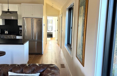 Healdsburg Cottage | Luxury 2-br cottage on 30-acre vineyard property in enchanting Healdsburg
