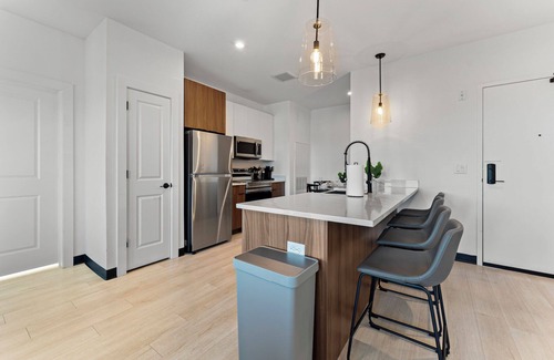 Everett Apartment | Luxury 2bd/2ba near Boston 8510