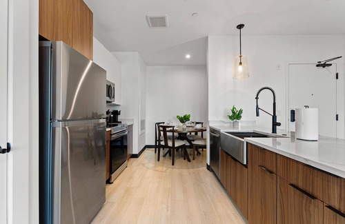 Everett Apartment | Luxury 2bd/2ba near Boston 8510