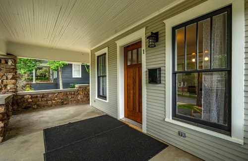 Hillcrest Apartment | Luxury 2bd Hillcrest Retreat!