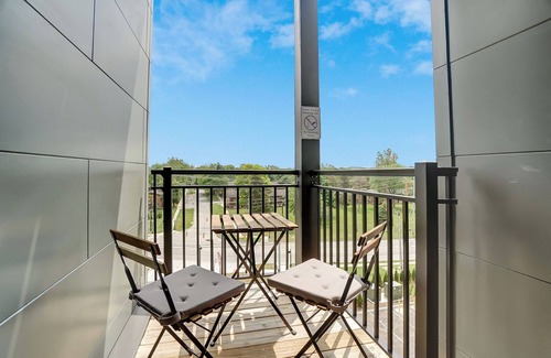 Columbus Apartment | Luxury 2BR 2 Balconies Garage Rooftop Pool